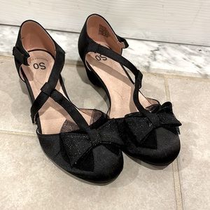Girls black dress shoes